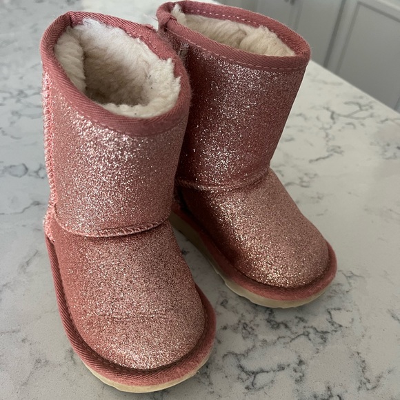 Ugg boots - Picture 1 of 6